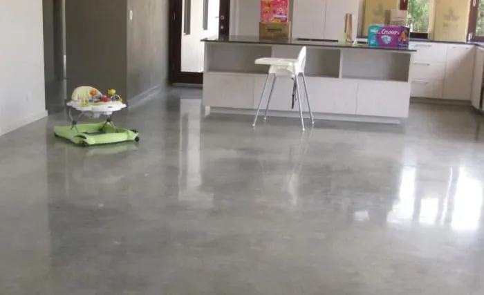 Béton quartzé : comment embellir son chez soi sobrement ?