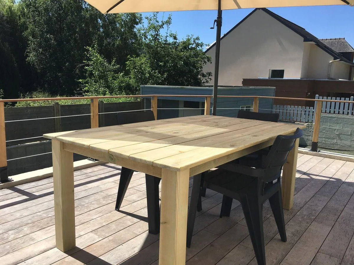 comment fabriquer une table en bois rapidement ?