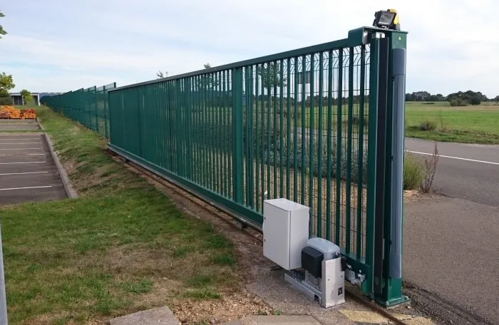 Où acheter un portail coulissant industriel ?